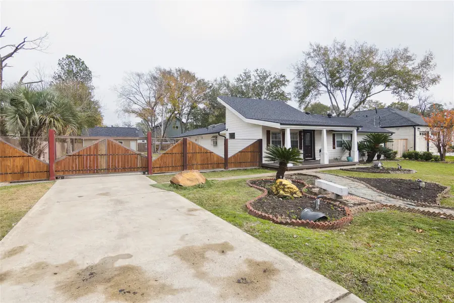 1910 East Avenue, Katy, TX 77493 - Image #2