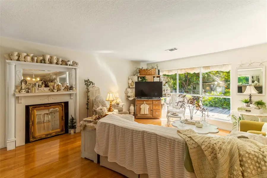 58 Plantation Court, Lake Jackson, TX 77566 - Image #2