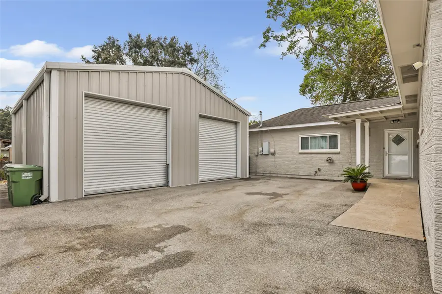 103 W Barrow Street, Dayton, TX 77535 - #3