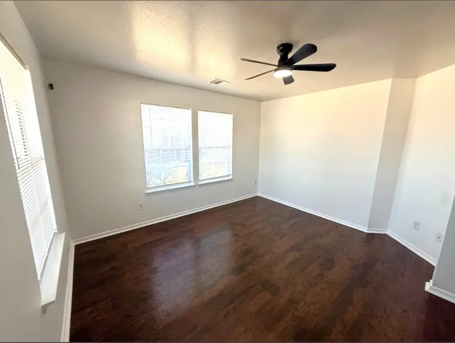 1639 Nichole Woods Drive, Houston, TX 77047 - Image #3