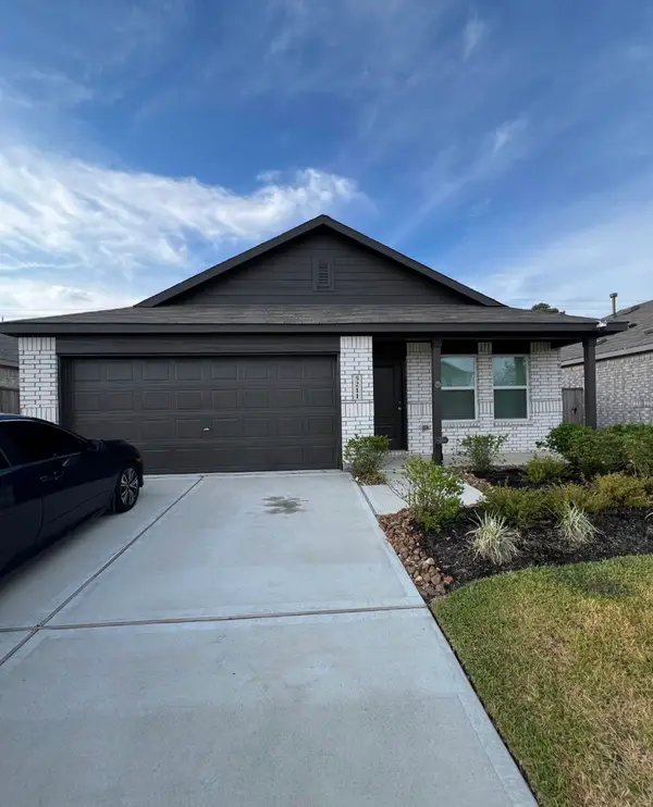 5211 Red Drum Dr, Baytown, TX 77520