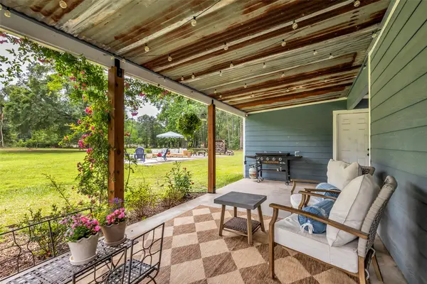 261 S Oakridge Drive, Cleveland, TX 77328