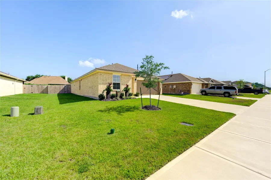 9907 Palm Royal Drive, Baytown, TX 77521 - #2