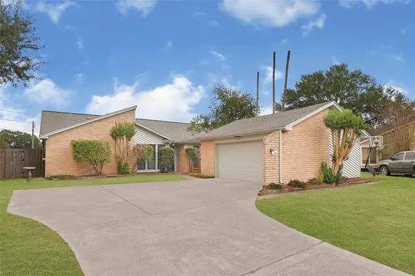 8726 Wildforest Drive, Houston, TX 77088