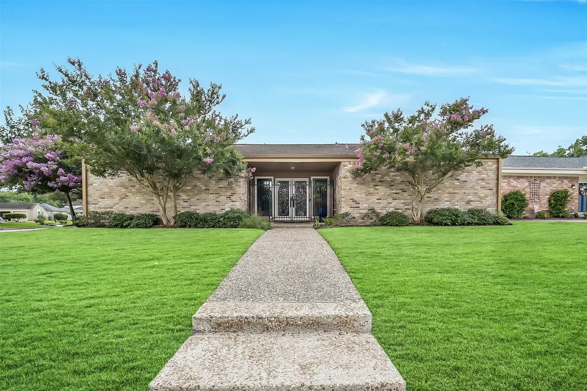 16 Charleston Street N, Sugar Land, TX 77478 - #1