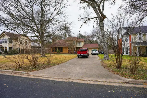 2805 Wilderness Drive S, College Station, TX 77845