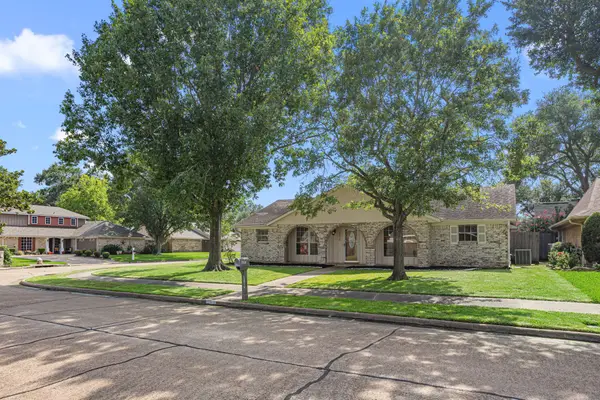 2510 Maxwell Lane, Deer Park, TX 77536