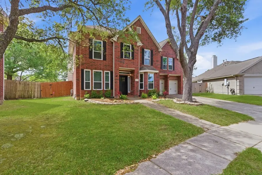 3820 Lake View Drive, Pearland, TX 77581 - #2