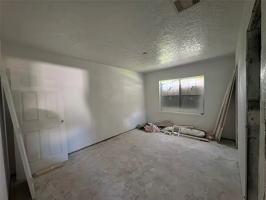 6111 Westover Street, Houston, TX 77033 - #3