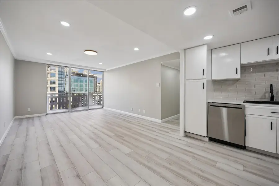 2016 Main Street #903, Houston, TX 77002 - #3