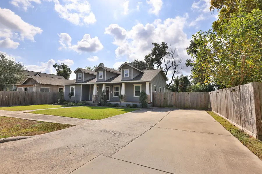 204 E 31st Street, Houston, TX 77018 - #3