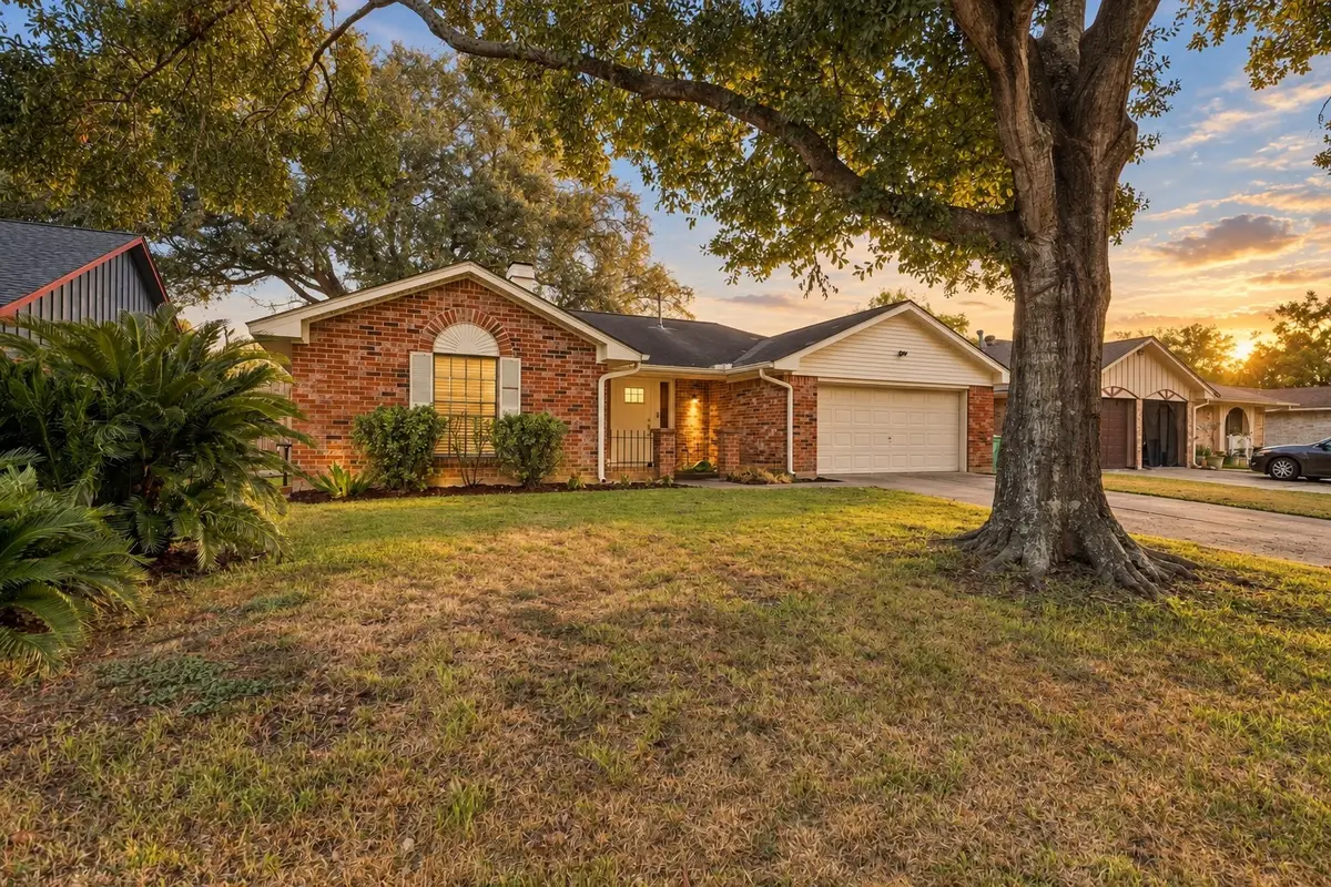4306 Longhorn Drive, Baytown, TX 77521 - #1