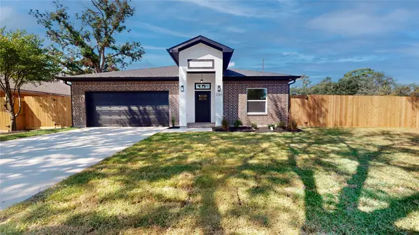 2139 Counter Point Drive, Houston, TX 77055