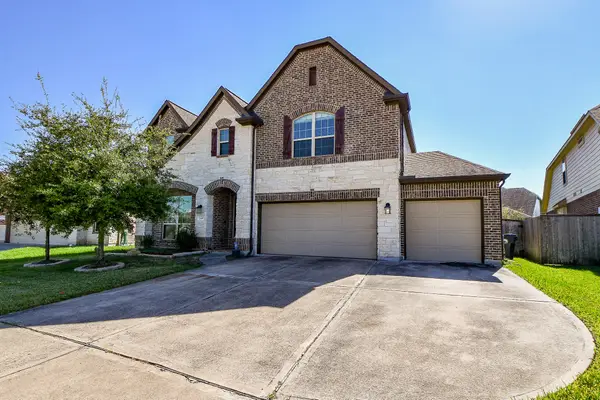 2446 Flowering Brook Lane, Sugar Land, TX 77479