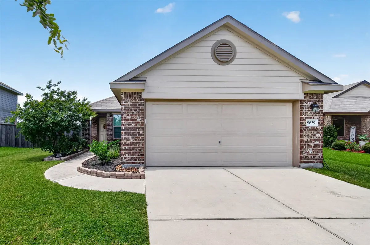 8639 River Crest Drive, Baytown, TX 77521 - #1