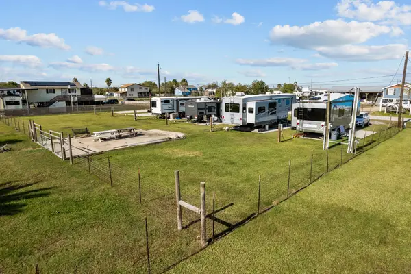 4531 Mallard Street, Hitchcock, TX 77563