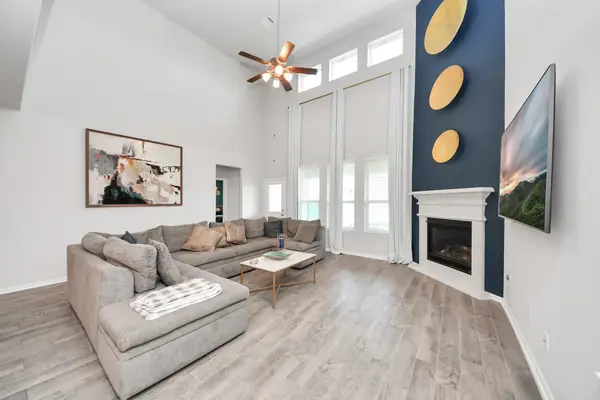 8402 Northern Pintail Drive, Houston, TX 77049