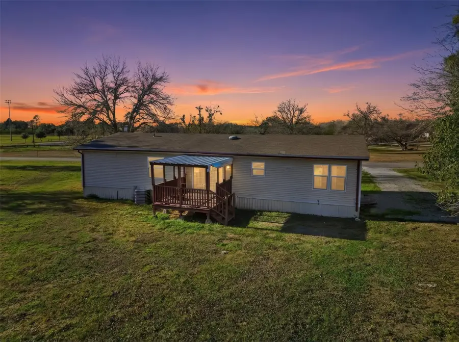 1123 Dunn Street, Yoakum, TX 77995 - #3