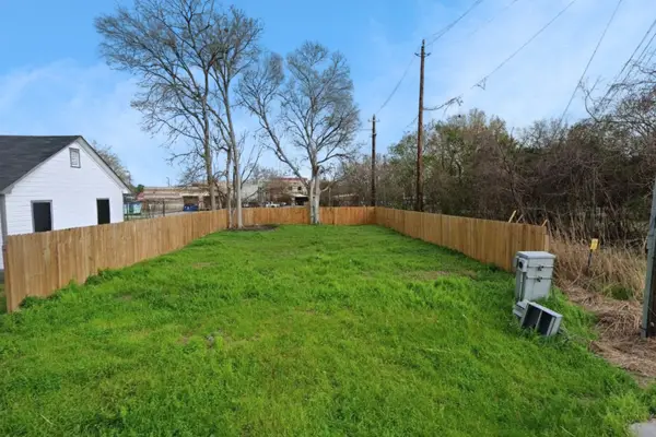 8409 Carver Road, Houston, TX 77088