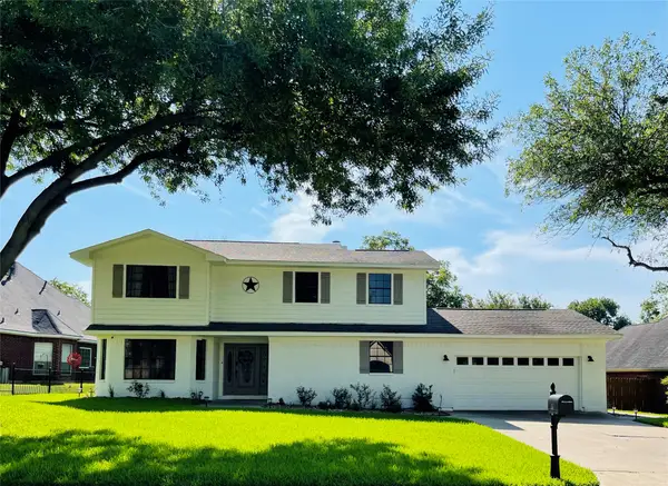 155 N April Waters Drive Drive N, Conroe, TX 77356