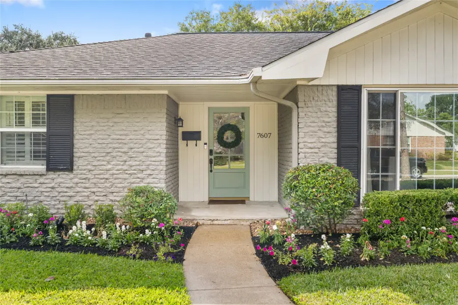 7607 Meadowglen Lane, Houston, TX 77063 - Image #2
