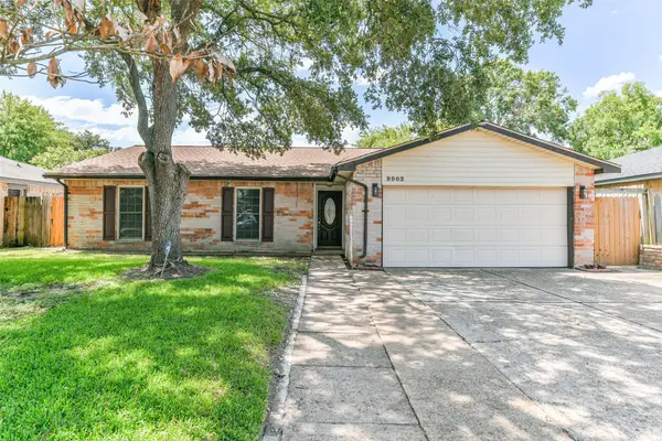 9902 Wren Street, La Porte, TX 77571