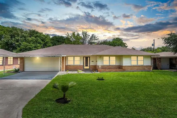 9724 Long Branch Ln Lane, Houston, TX 77055