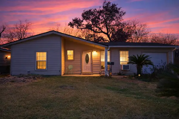 302 Glenmore Drive, Pasadena, TX 77503