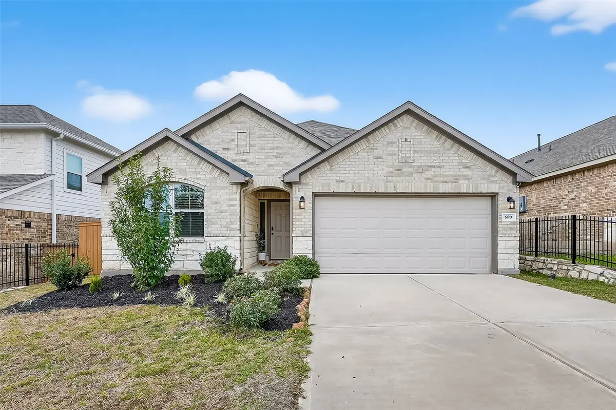 689 Red Elm Lane, Conroe, TX 77304 - Image #1