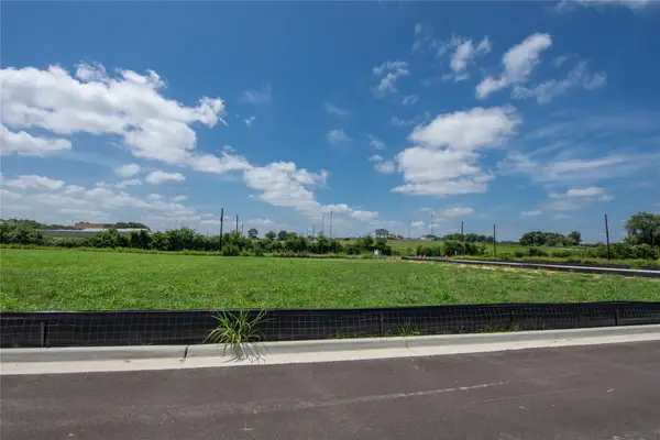 513 Trend View Drive, Weimar, TX 78962