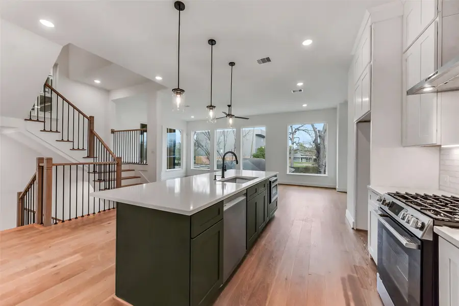 806 Fisher Street #F, Houston, TX 77018 - #2