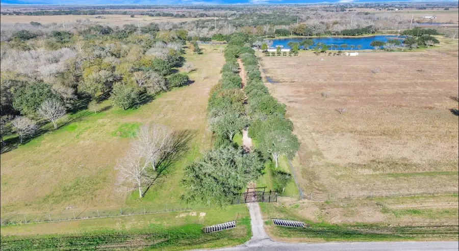 5523 Ehrman Lake Lane, Wallis, TX 77485 - #2