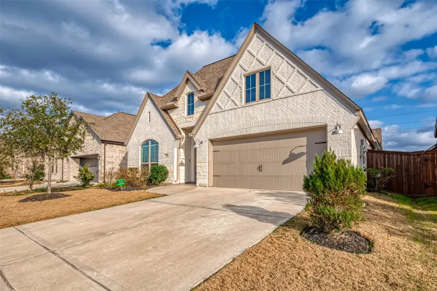 10119 Maclaren Drive, Iowa Colony, TX 77583 - Image #2