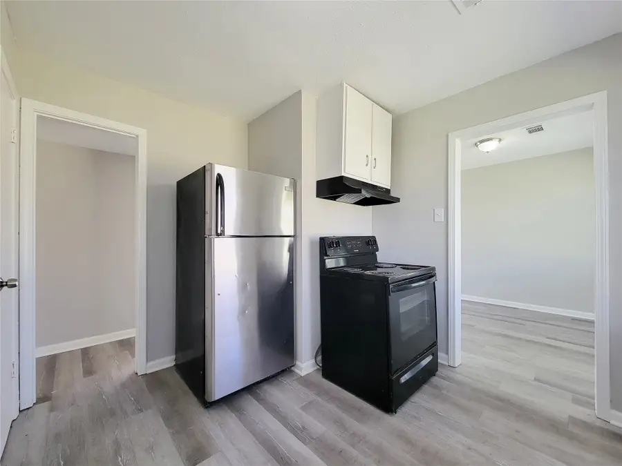 5835 Kenilwood Drive, Houston, TX 77033 - #3