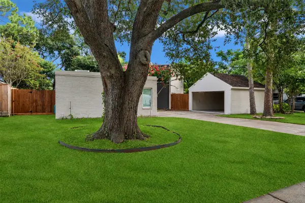 10722 Ella Lee Lane, Houston, TX 77042