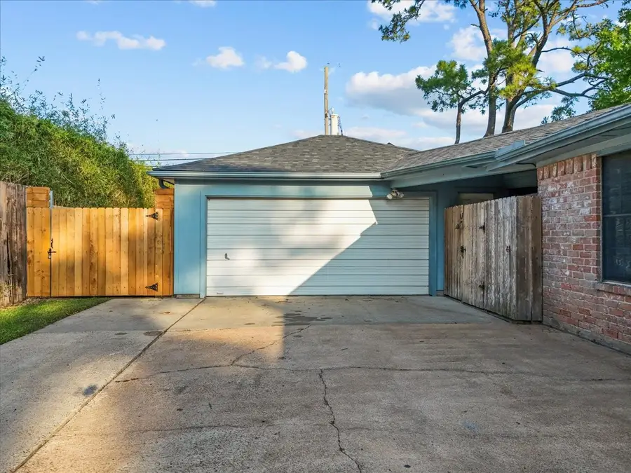 3727 Rau Drive, Dickinson, TX 77539 - Image #3