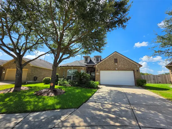 13316 Misting Falls Lane, Pearland, TX 77584