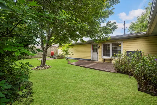 127 Marlin Avenue, Galveston, TX 77550