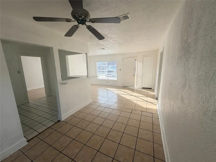 7318 Forrestal Street, Houston, TX 77033 - #3