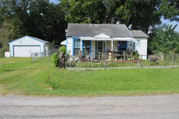 4402 3rd Street, Bacliff, TX 77518