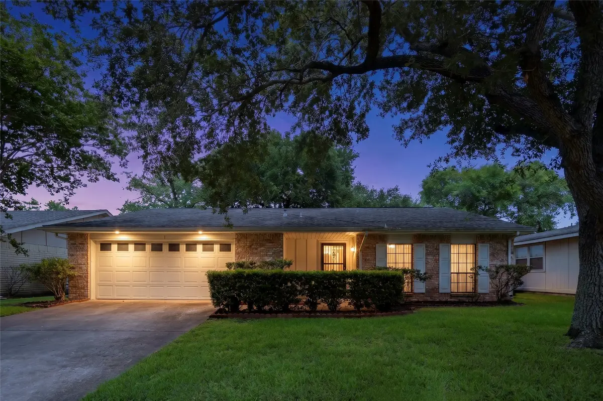 3015 Meadowview Drive, Missouri City, TX 77459 - #1