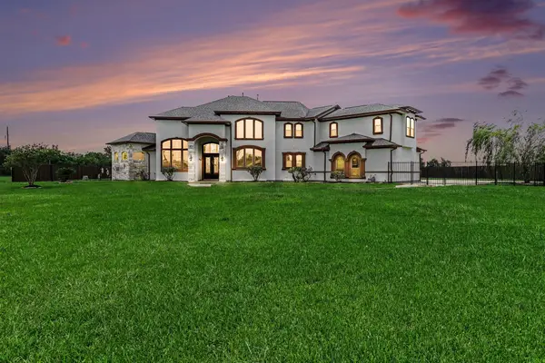 1909 E Archer Road, Baytown, TX 77521