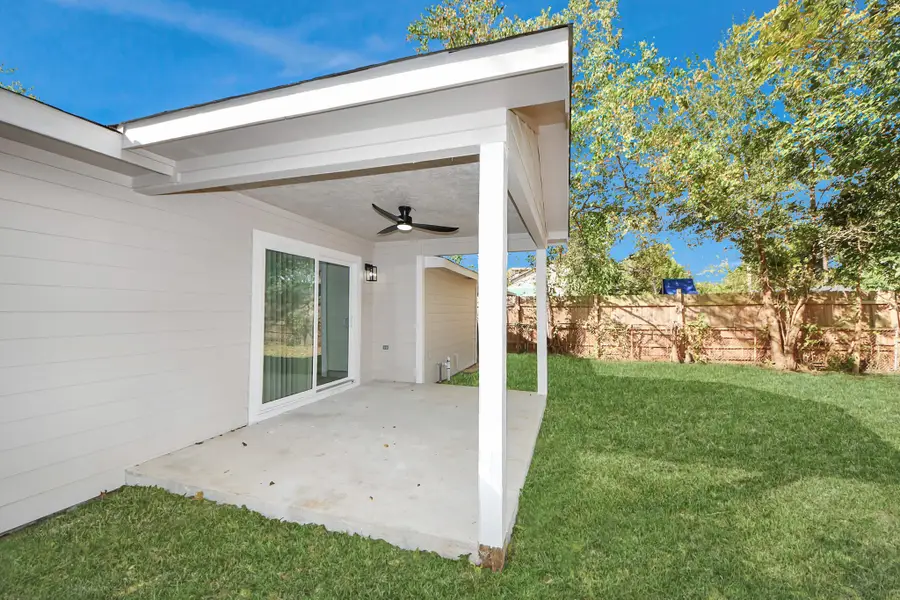 5823 Southgood Street, Houston, TX 77033 - Image #2