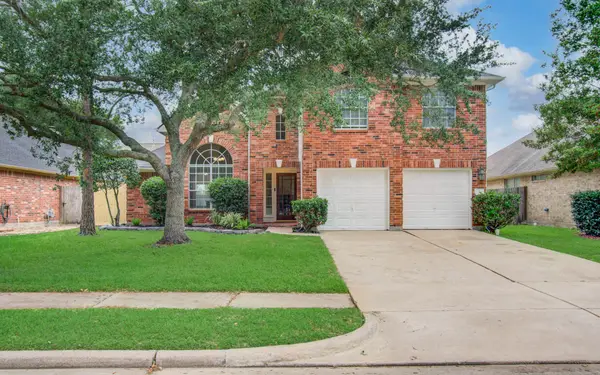 6801 Paigetree Lane, Pearland, TX 77584