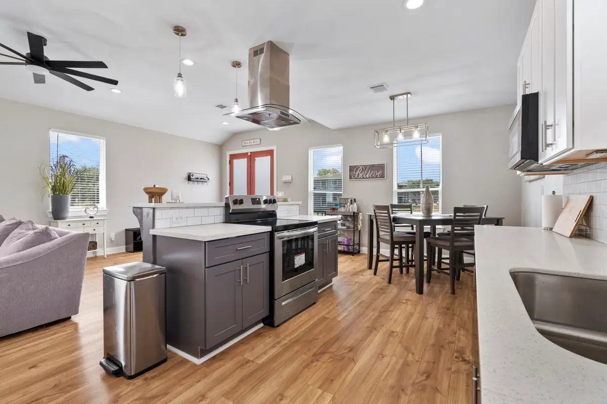 7393 Fairway Drive #B, Houston, TX 77087 - Image #1