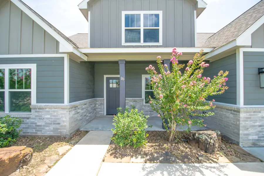 16 Greystone Court, Angleton, TX 77515 - #2
