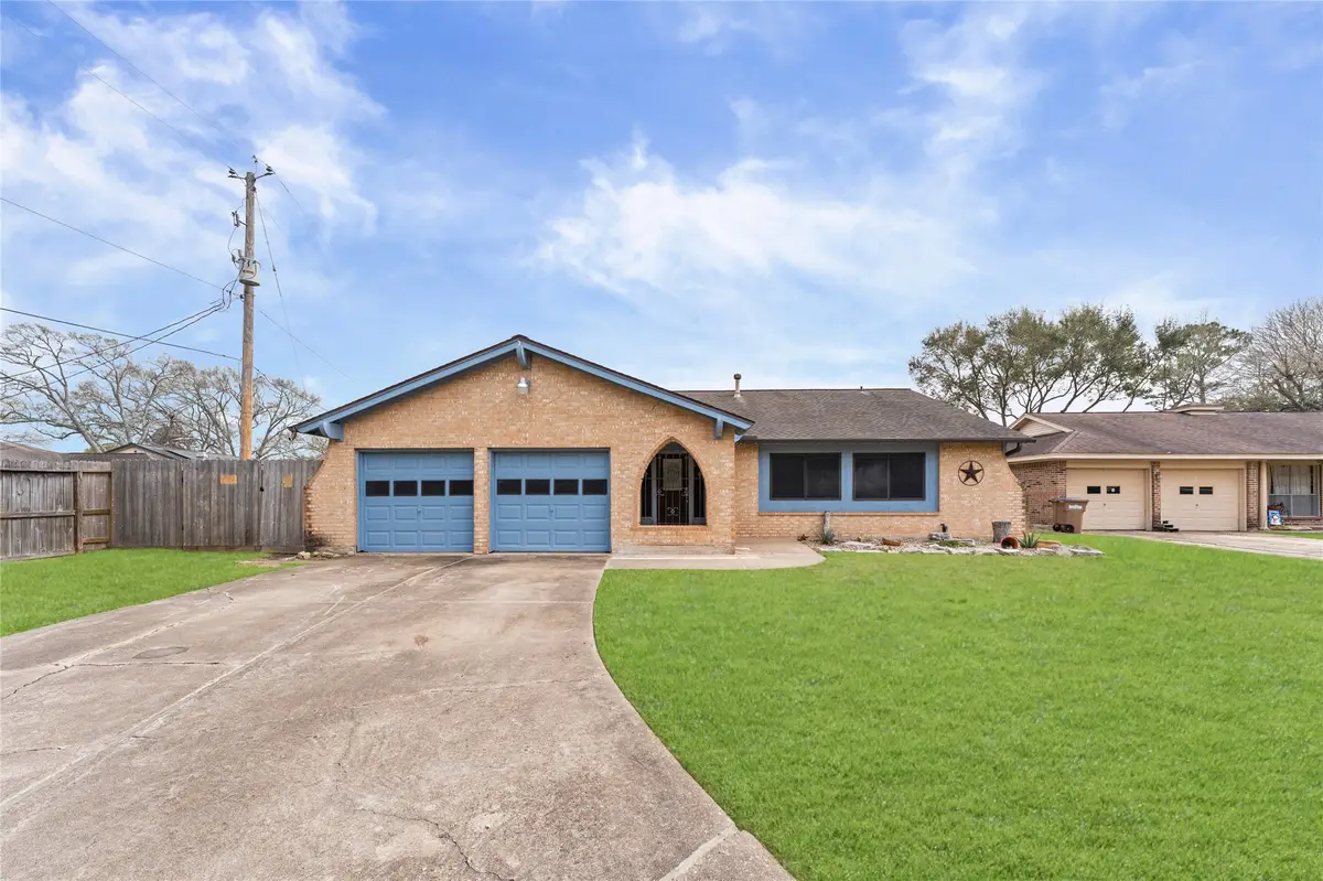 4307 Meadow Glenn Drive, Dickinson, TX 77539 - #1