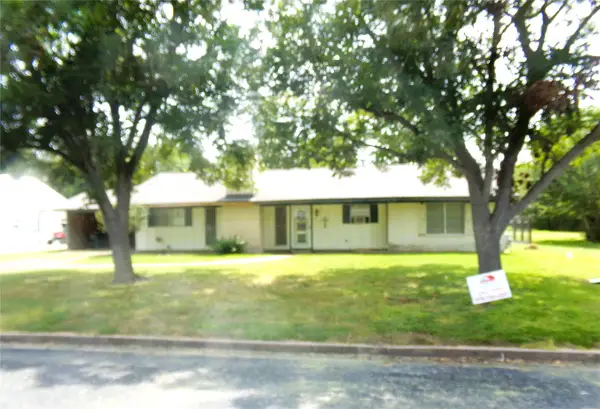 402 N Summit Street, Weimar, TX 78962