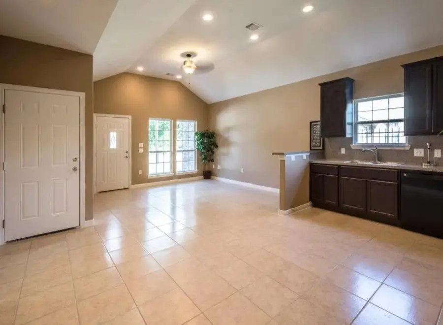 7918 Beckley Street, Houston, TX 77088 - Image #2