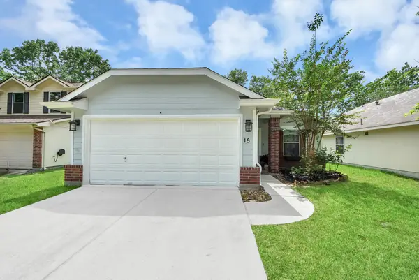15 Bark Bend Place, Conroe, TX 77385